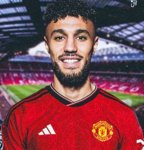 Noussair Mazraoui 26 tuổi hậu vệ phải người Hà Lan đang ở rất gần MU